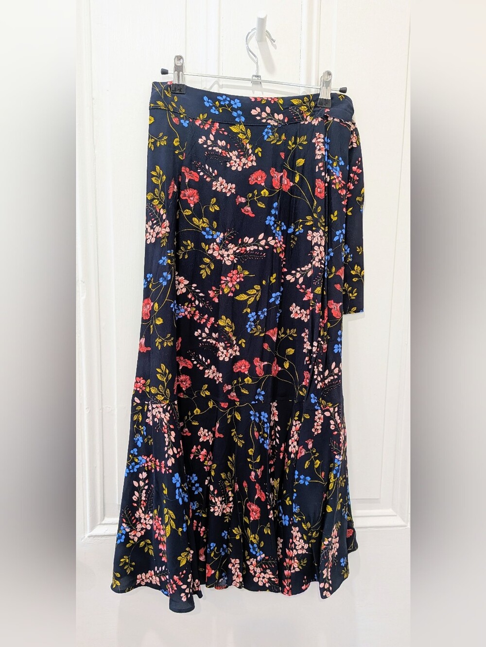 Banana Republic Floral Wrap Maxi Skirt | 00 Petite - Picture 2 of 4
